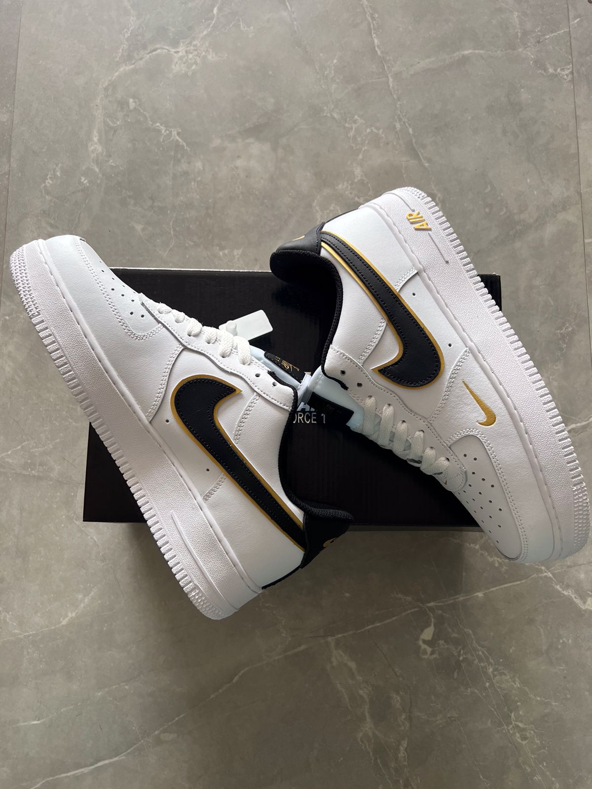 Airforce Lv8 Gold Metallic Sneakers - Unisex