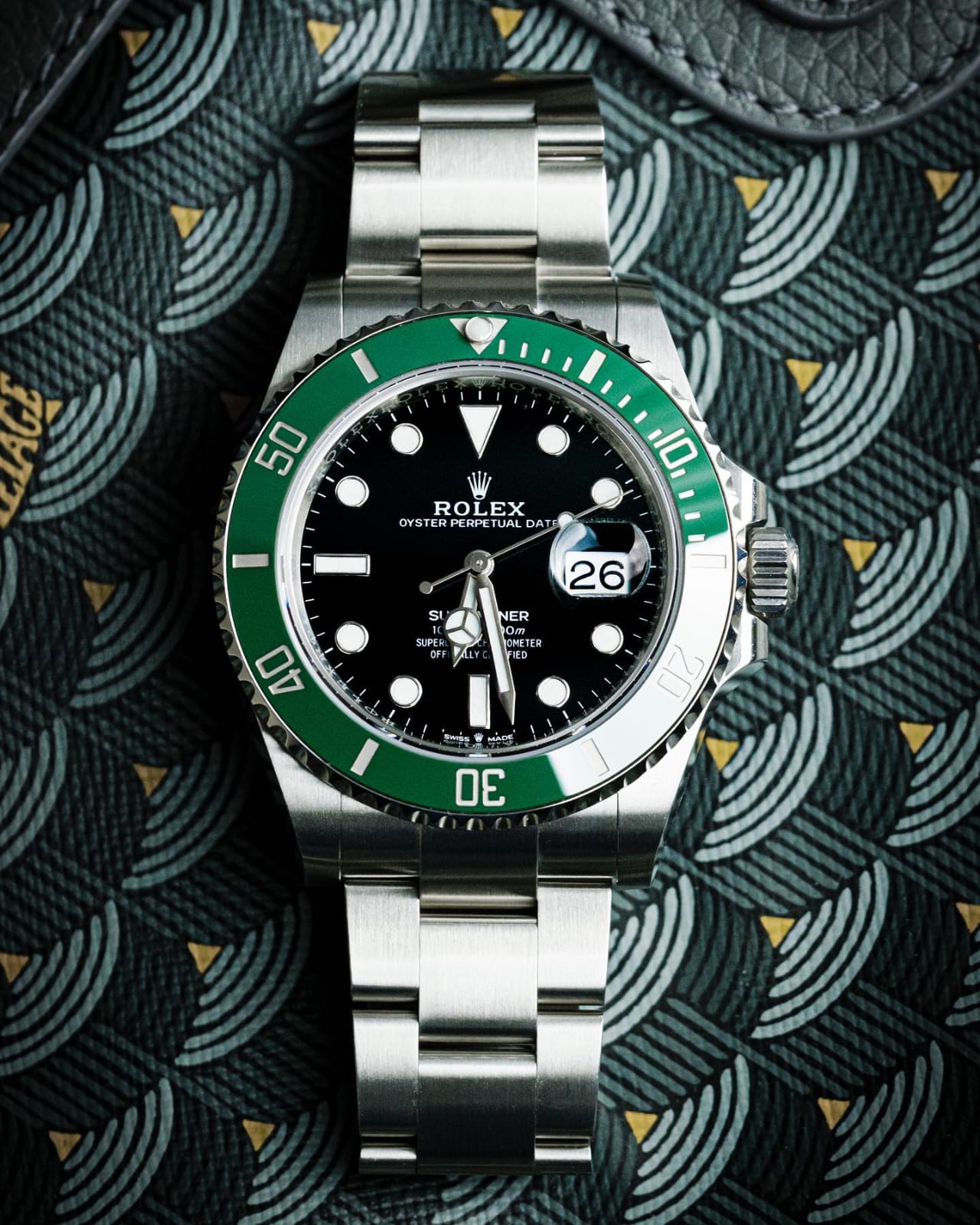 Submariner Meticulously Designed Watch With Steel Silver Bracelet