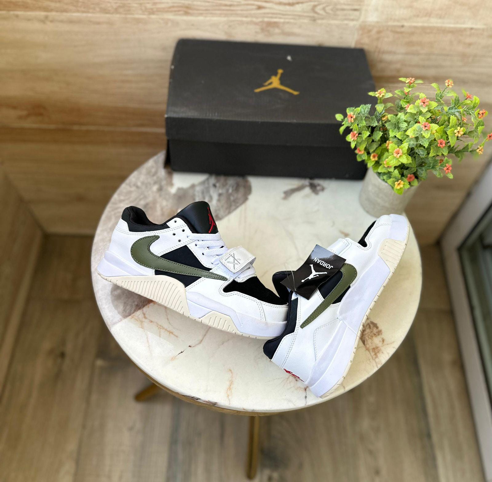 Travis Cut The Check Noire Sneakers For Boys
